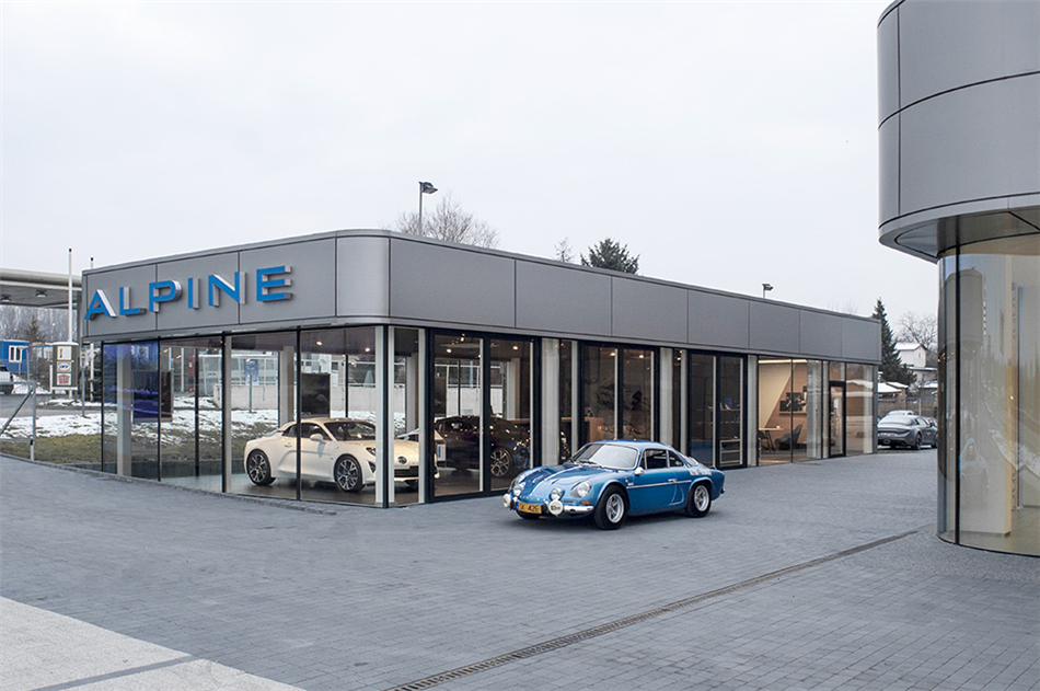 Pierwszy salon Alpine oficjalnie otwarty