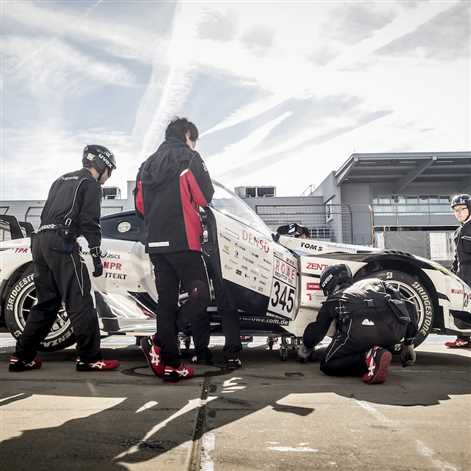 Lexus LC ekipy Gazoo Racing coraz szybszy