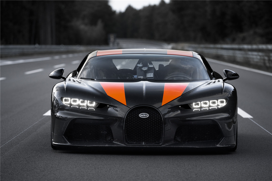 Niesamowity rekord Bugatti Chirona. Bariera prędkości przełamana