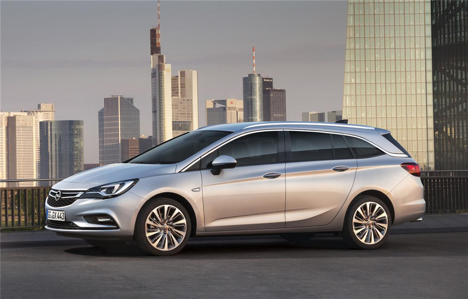Premiera - Opel Astra Sports Tourer na Fleet Market 2015