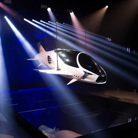 Kosmiczny Lexus w filmie Luca Bessona