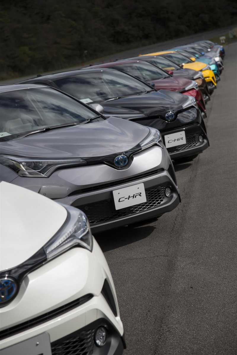 Toyota stworzy samochody elektryczne z baterią ze stałymi
