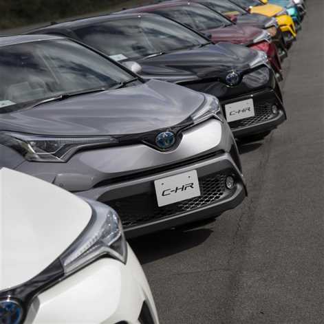 Toyota stworzy samochody elektryczne z baterią ze stałymi elektrolitami
