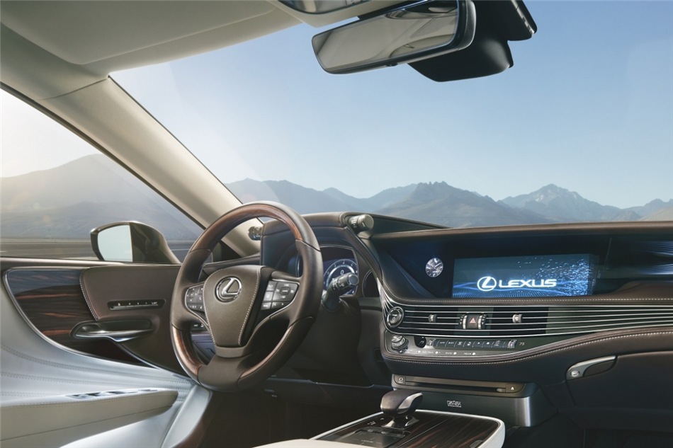 Nowe oczy dla Lexusa LS
