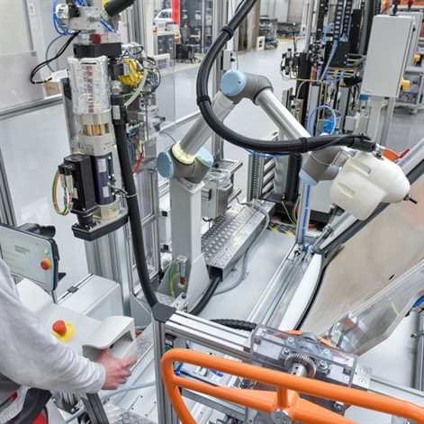 Robot KLARA zwiększa elastyczność linii produkcyjnej Audi