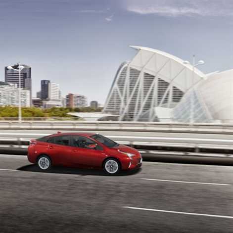 Nowa Toyota Prius jeszcze bardziej wydajna i dynamiczna 