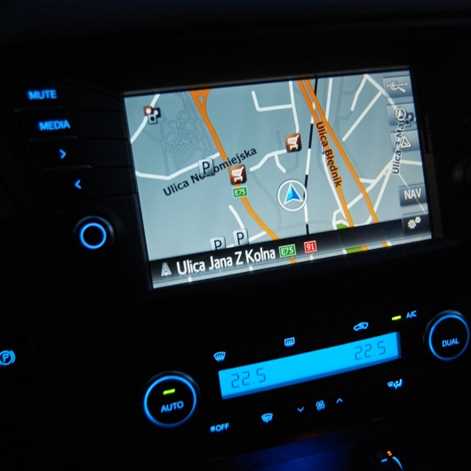 Nowy system multimedialny Toyoty: lepsza integracja ze smartfonami