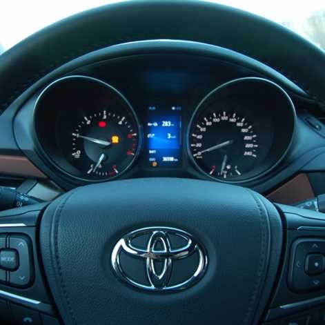 Nowy system multimedialny Toyoty: lepsza integracja ze smartfonami