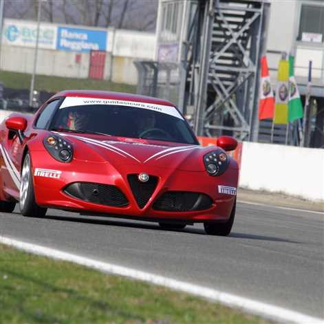 Alfa Romeo 4C  nowym safty carem WTCC