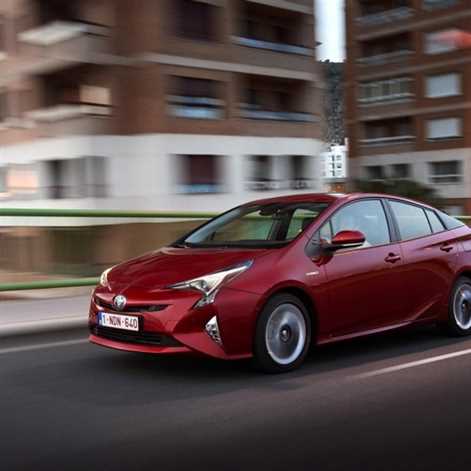 Nowa Toyota Prius kolejnym milowym krokiem w rozwoju popularnych samochodów hybrydowych