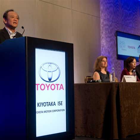 Toyota zainwestuje 50 mln dolarów w badania nad sztuczną inteligencją wspierającą kierowców
