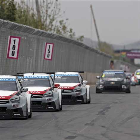 Citroën Racing dominuje w WTCC