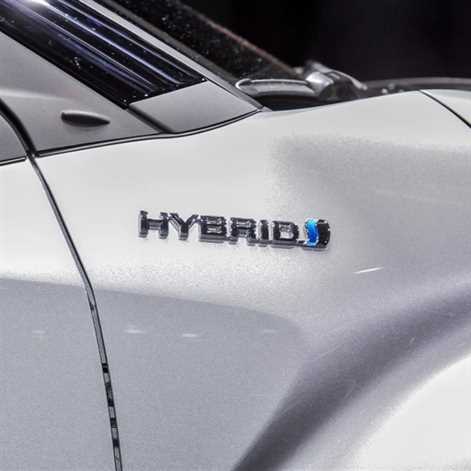 Przełomowy model C-HR zadebiutuje w salonach Toyoty jeszcze w tym roku