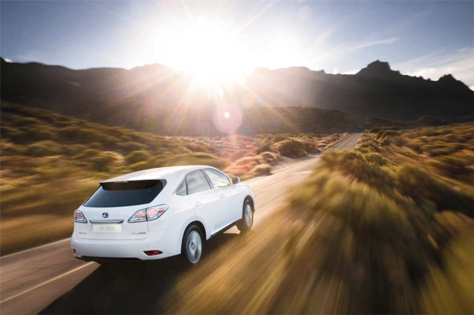 Lexus RX – cztery generacje bestsellera
