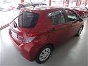 Toyota Yaris Hybrid 100 Life Hybryda, 2013 r.