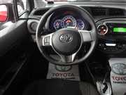 Toyota Yaris Hybrid 100 Life Hybryda, 2013 r.