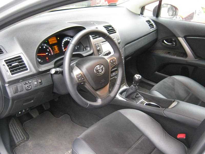 Toyota Avensis 2.0 D4D Premium Business Exec Inne, 2013 r