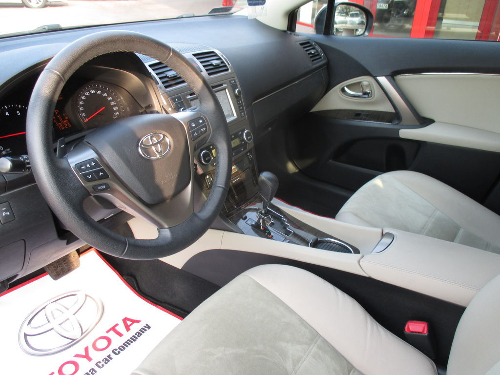 Toyota Avensis 1.8 PremiumExecutiveNavi aut Benzyna, 2014