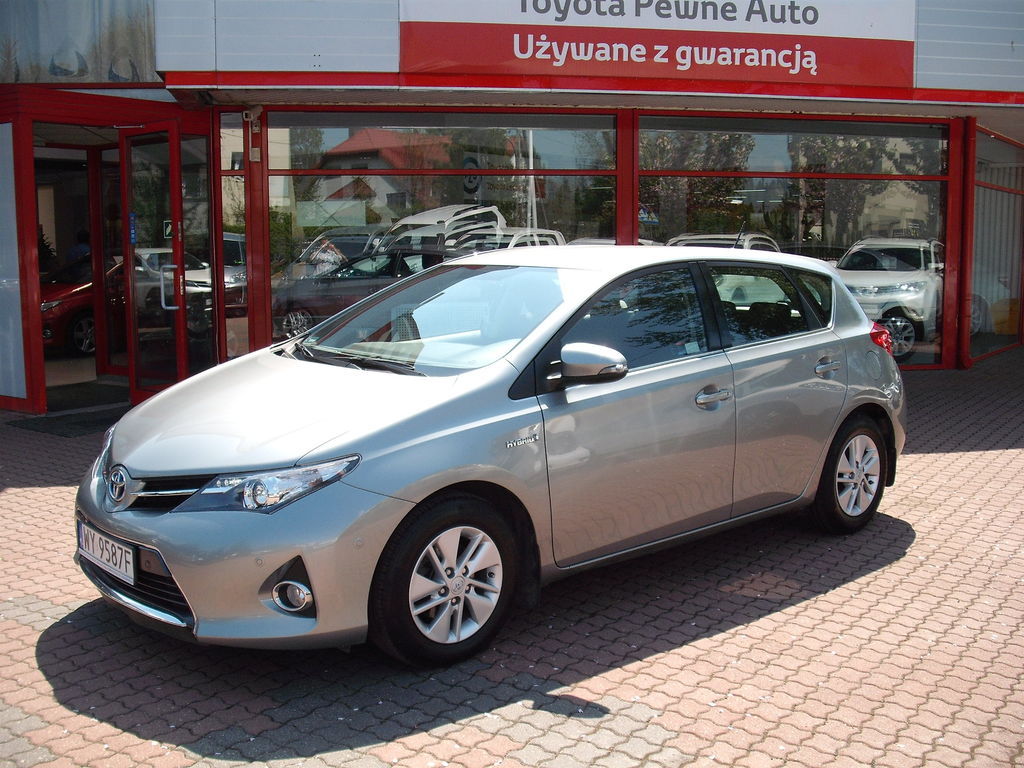 Toyota Auris Hybrid Premium Comfort Navi Hybryda, 2013 r