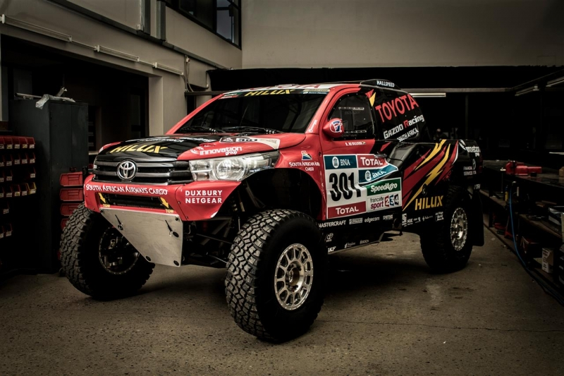 Toyota Hilux Evo nowy samochód na Rajd Dakar 2017