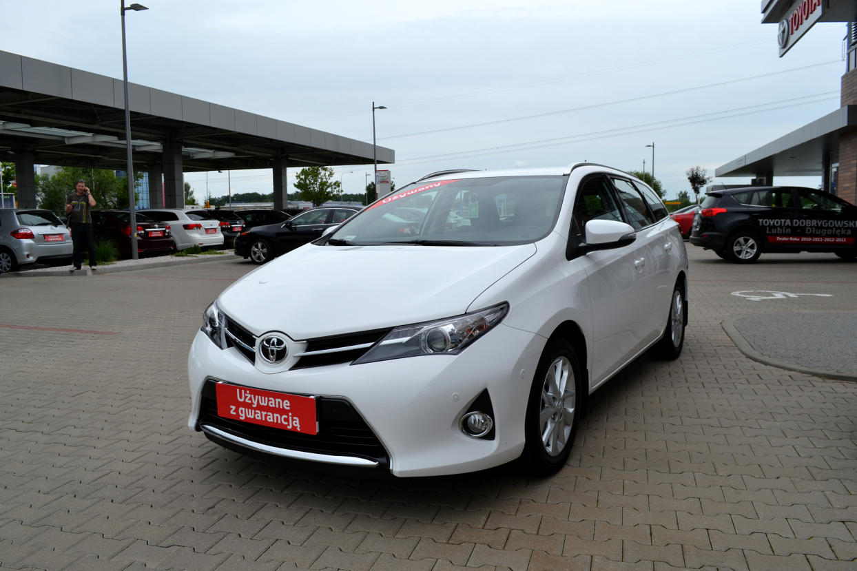 Toyota Auris Kombi Benzyna, 2014 r. autoranking.pl