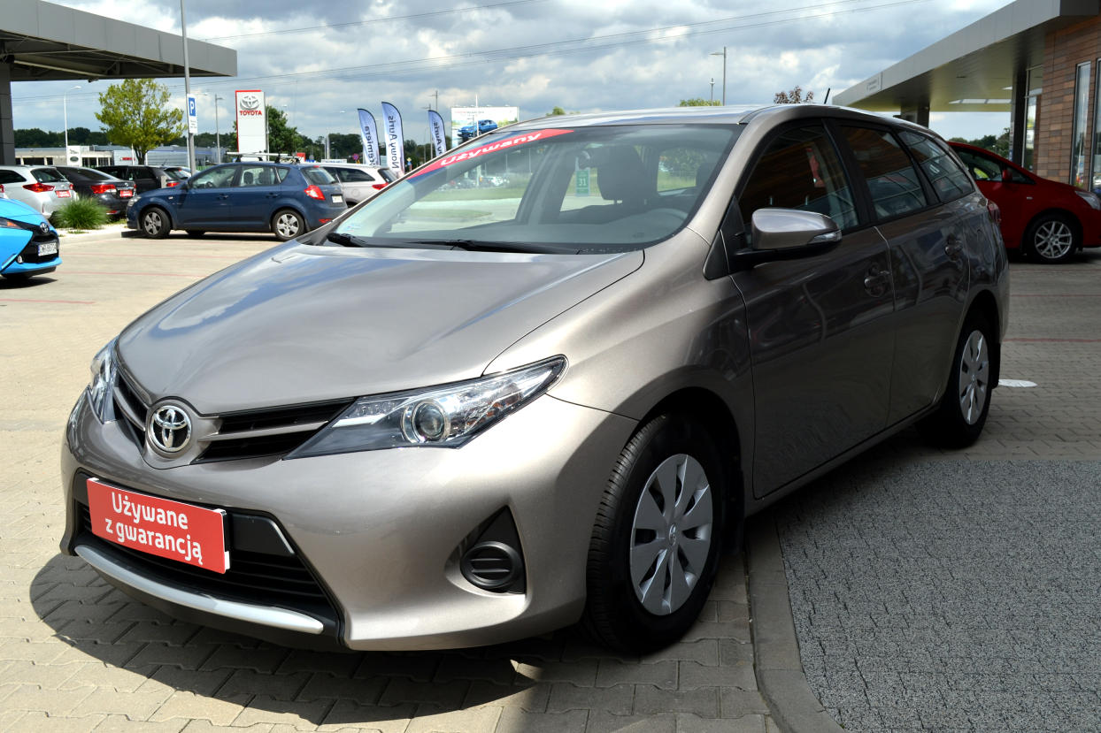 Toyota Auris 1.6 Active Benzyna, 2014 r. autoranking.pl