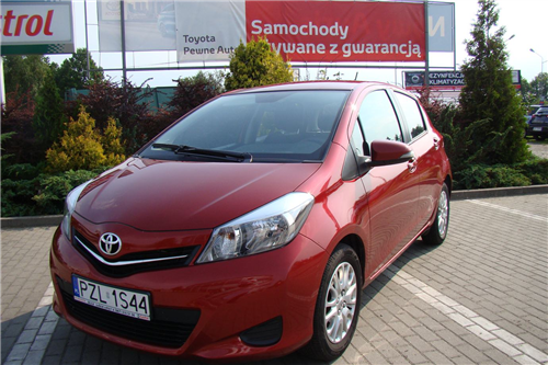 Toyota Yaris 1.33 CVT Premium NAVI Benzyna, 2013 r.