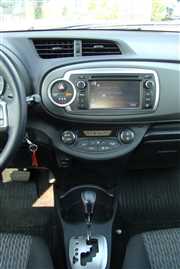 Toyota Yaris 1.33 CVT Premium NAVI Benzyna, 2013 r.