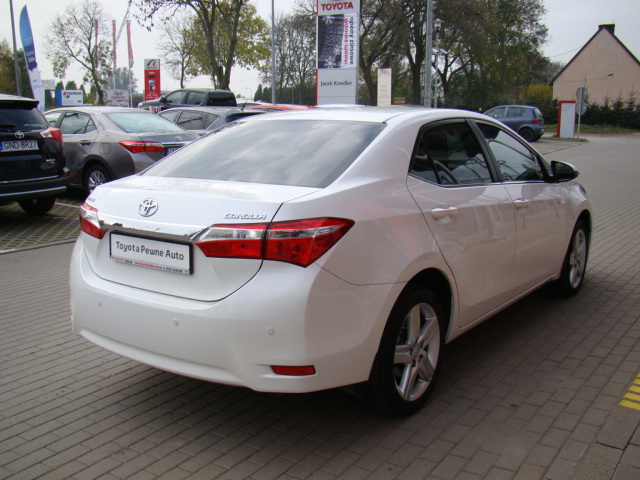 Toyota Corolla 1.6CVT JAK NOWA VAT23 1WŁ Benzyna, 2015 r