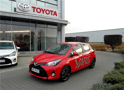 Toyota Yaris 1,33 Dynamic Red Cool Smart Benzyna, 2015 r.