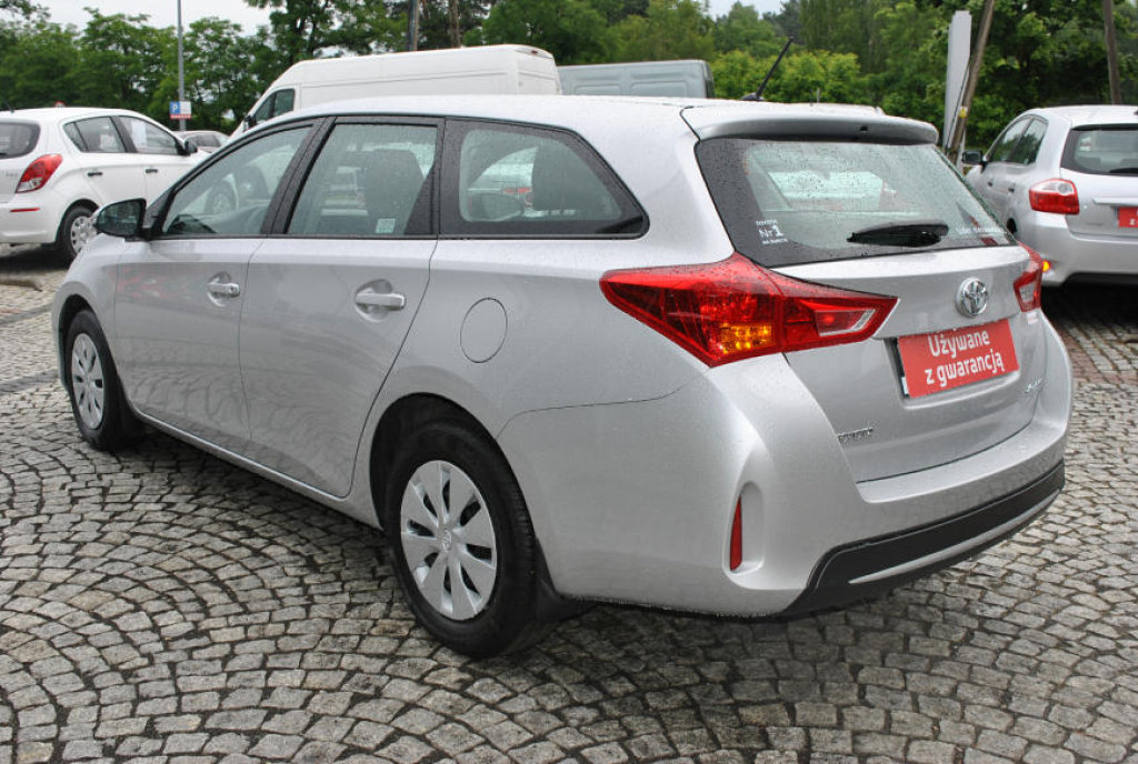 Toyota Auris 1.6 Active Benzyna, 2014 r. autoranking.pl