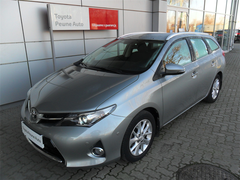 Toyota Auris 1.6 Premium Benzyna, 2013 r. autoranking.pl