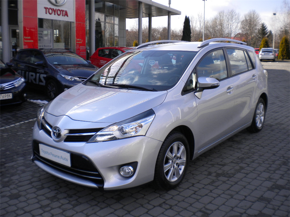 Toyota Verso 1.8 Premium Comfort Navi 7os Benzyna, 2014 r