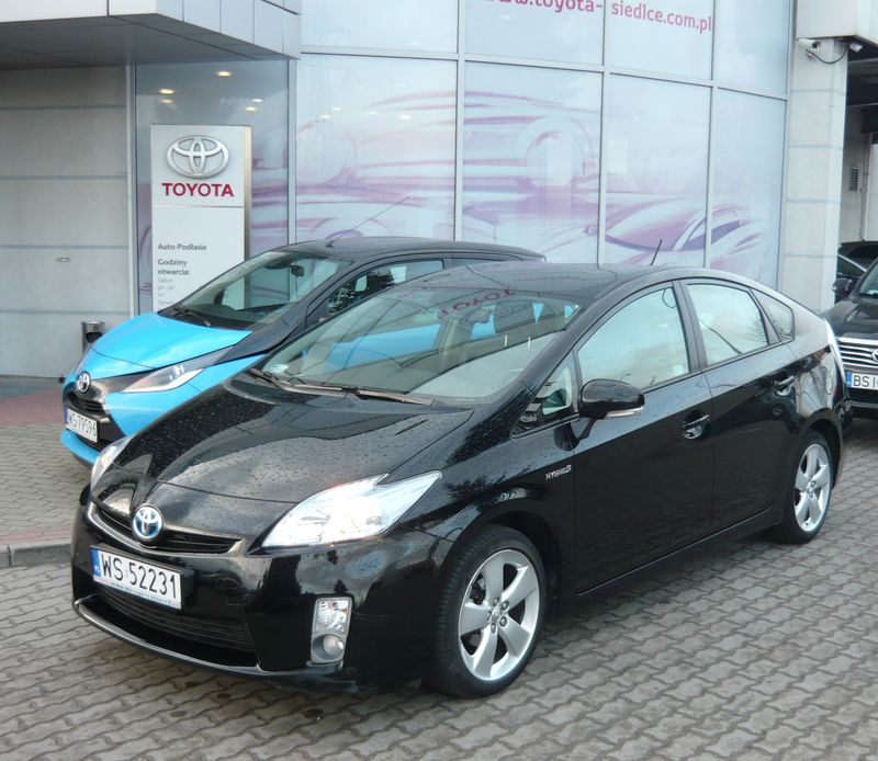 Toyota Prius 1.8 HSD Sol Hybryda, 2010 r.