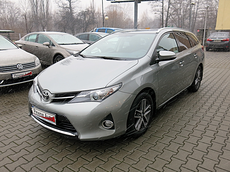 Toyota Auris 1.6 132 KM Premium + Style LPG Benzyna + LPG