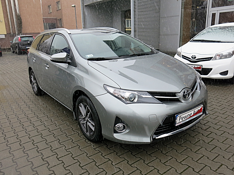 Toyota Auris 1.6 132 KM Premium + Style LPG Benzyna + LPG