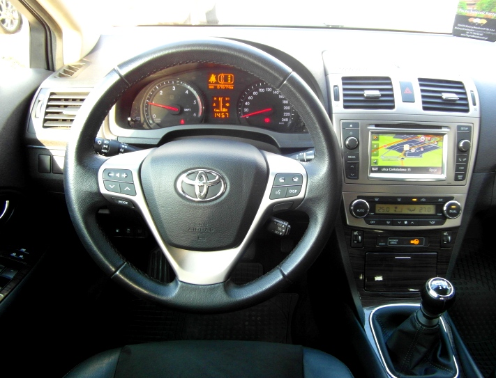 Toyota Avensis 2.2 D4D Premium Inne, 2012 r. autoranking.pl