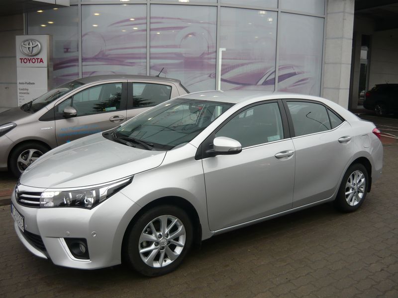 Toyota Corolla 1.6 Premium+design+comfort+tec Benzyna, 2015 r.