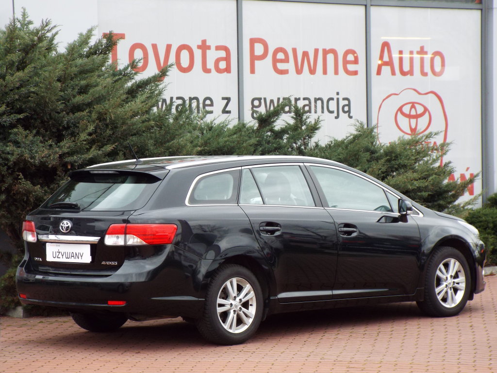 Toyota Avensis 1.6 Sol Benzyna, 2013 r. autoranking.pl