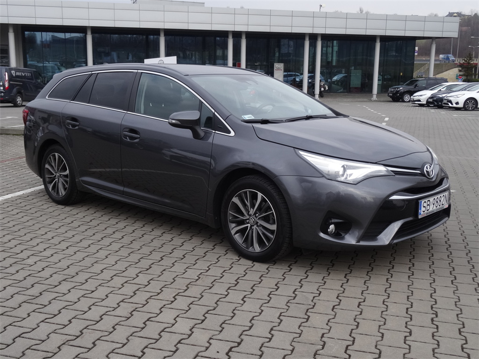 Toyota Avensis 1.6 D-4D Premium STYLE Terra Inne, 2015 r.