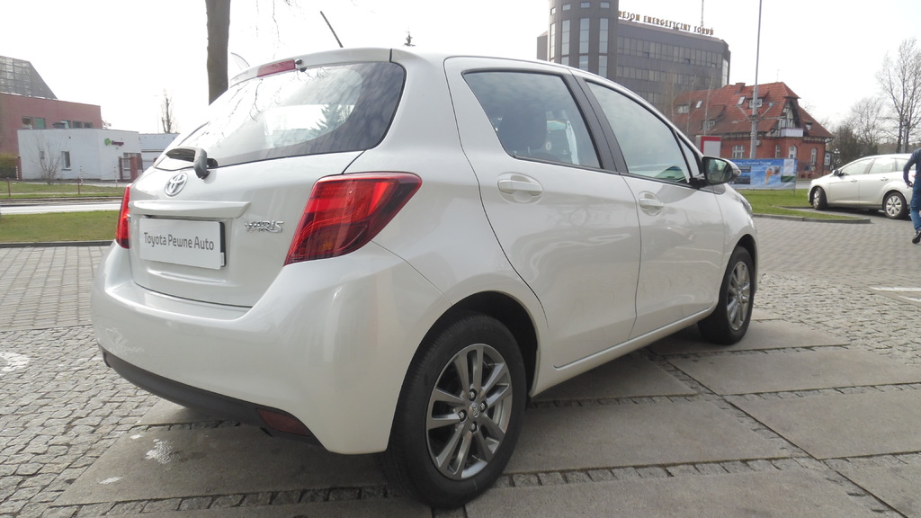 Toyota Yaris 1.33 Premium+City+Design+Perł Benzyna, 2015 r