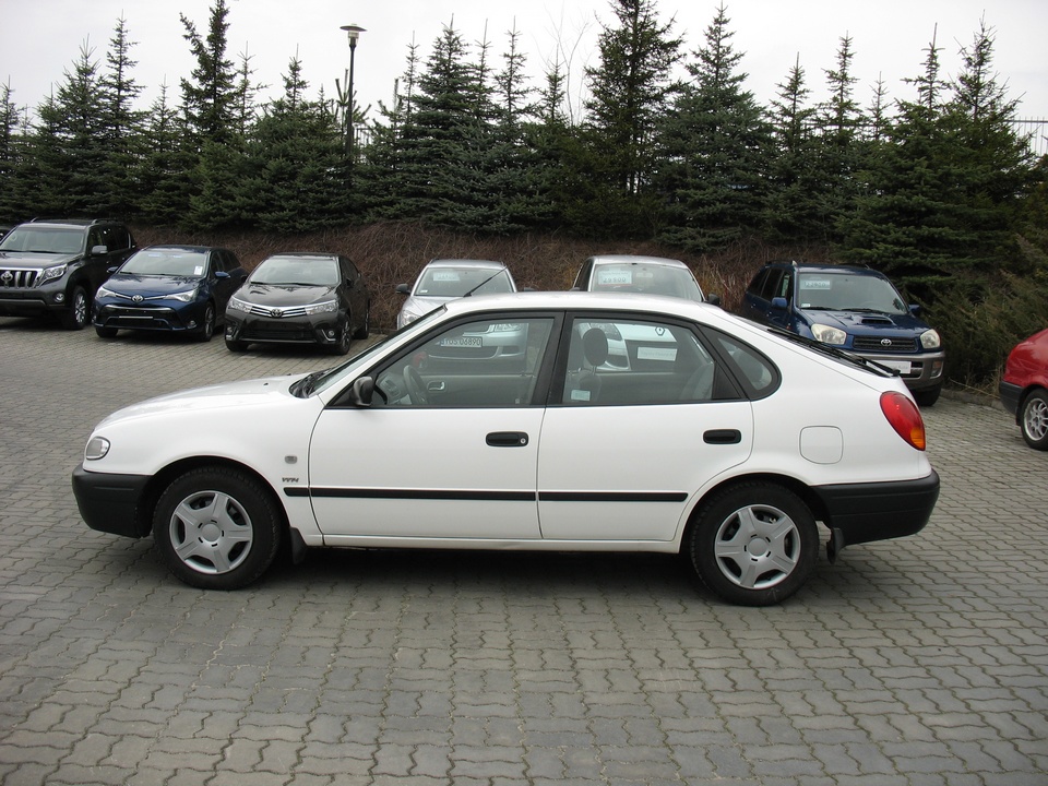 Toyota Corolla 1.4 Terra1 Benzyna, 2001 r. autoranking.pl
