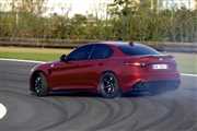 Alfa Romeo GULIA – znamy ceny i wyposażenie