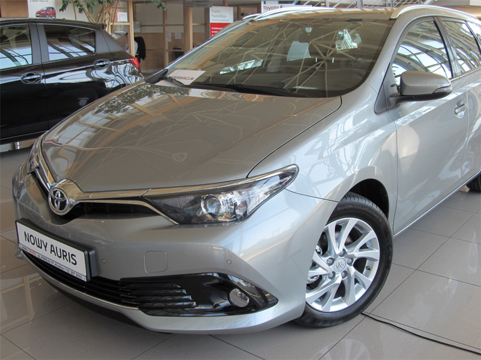 Toyota Auris 1.6 Comfort Benzyna, 2015 r. autoranking.pl