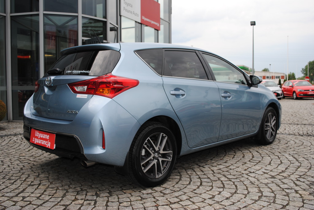 Toyota Auris 1.6 Premium Benzyna, 2015 r. autoranking.pl
