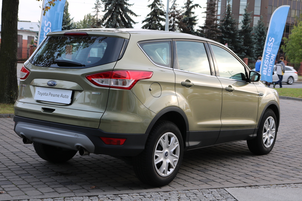 Ford Kuga 1,5 EcoBoost 150 KM, TREND Benzyna, 2015 r