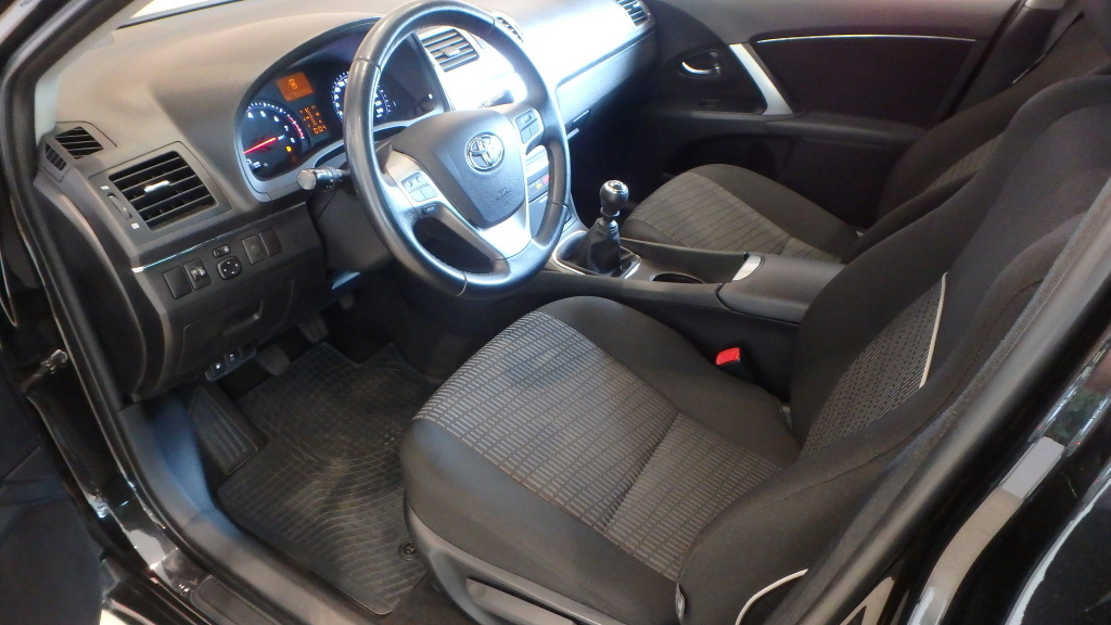 Toyota Avensis 1.8 Active Benzyna, 2014 r. autoranking.pl