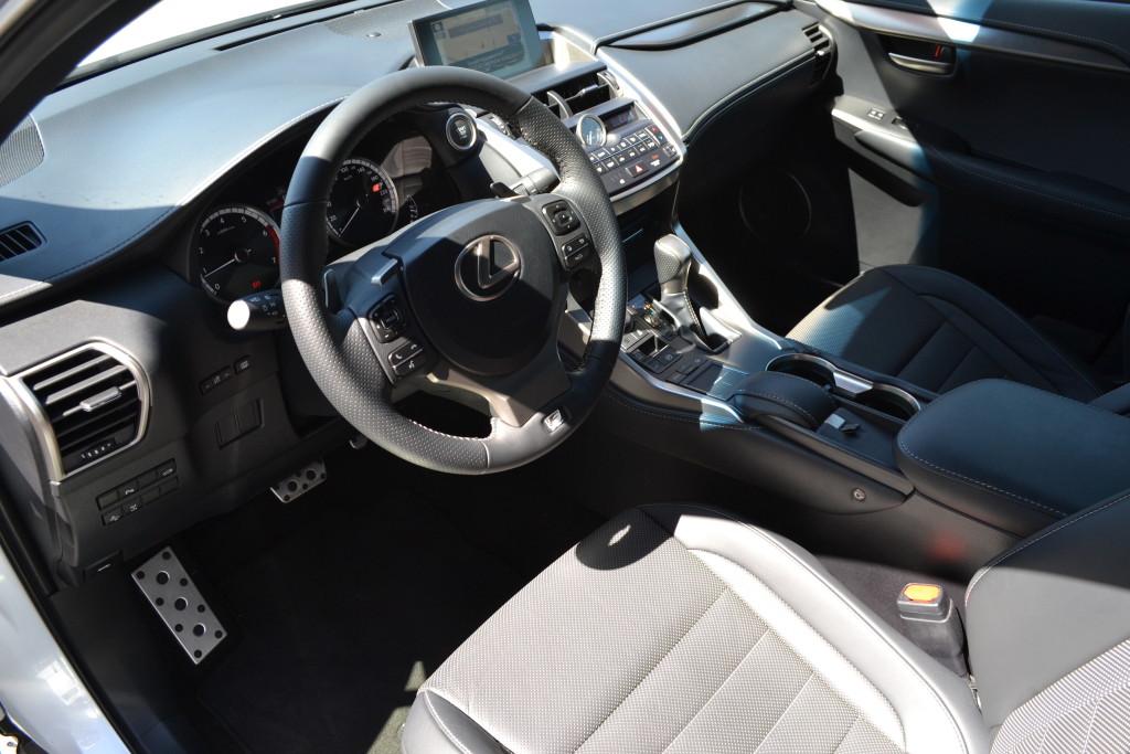 Lexus NX 200t F Sport AWD Benzyna, 2015 r. autoranking.pl