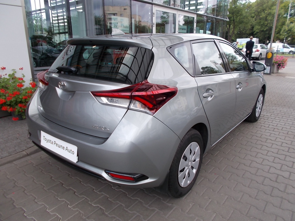 Toyota Auris 1.6 VVTi ACTIVE Benzyna, 2015 r