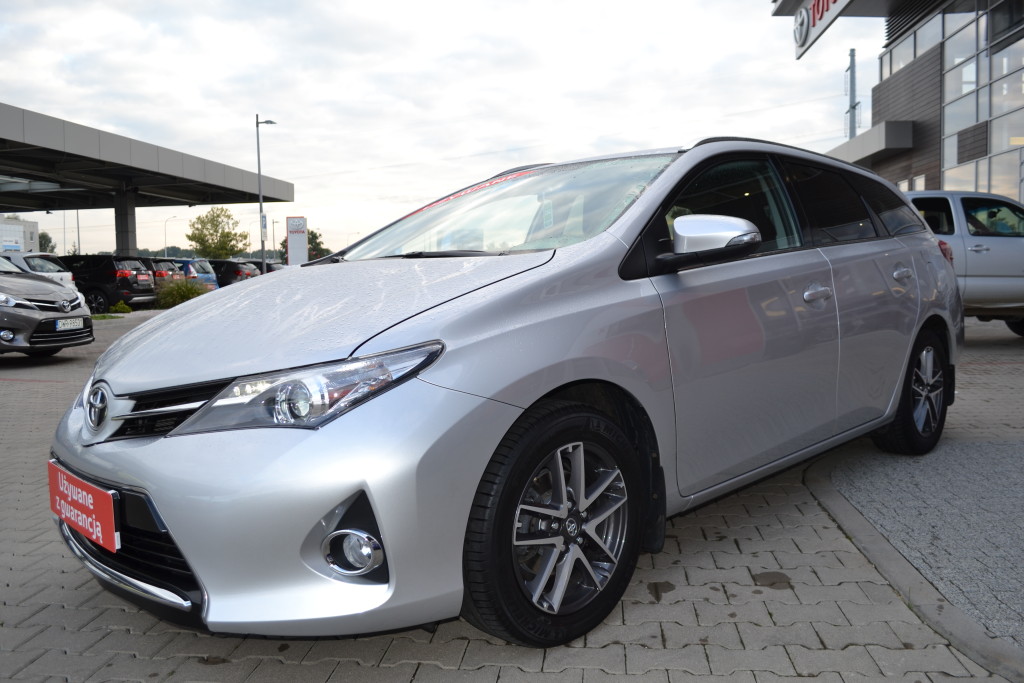 Toyota Auris 1.6 Premium Benzyna, 2014 r. autoranking.pl